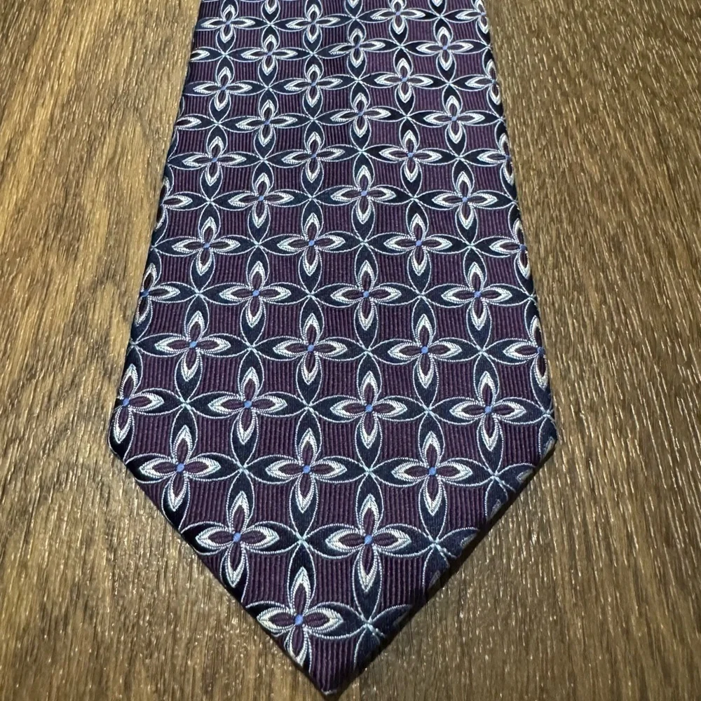 Jos. A Bank Geo Medallion Geometric Tie Dark Plum Purple Navy 100% Silk